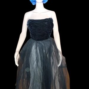Elegant Black Strapless Vintage 50s Tulle dress